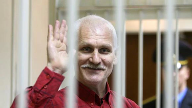 Nobel de la Paz: lo ganó un activista anti Putin, pero Ucrania protestó