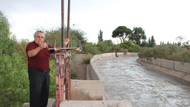Una vida manejando el agua de riego