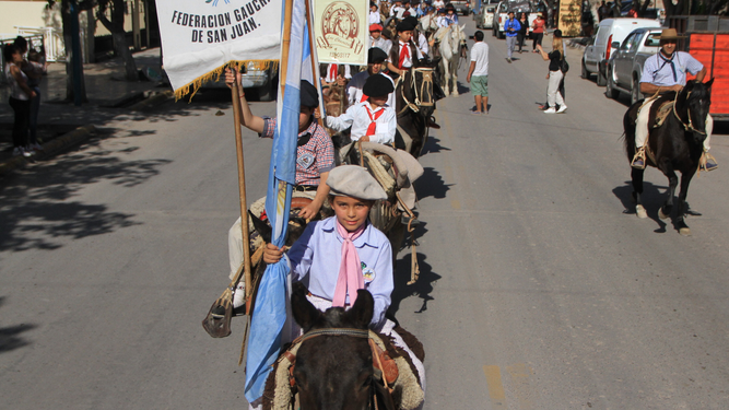 Rivadavia culmina las celebraciones por su aniversario con una gran cabalgata infantil Rivadavia culmina las celebraciones por su aniversario con una gran cabalgata infantil