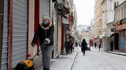 Ola polar en Francia: dos fallecidos, varios accidentes y el invierno más crudo de los últimos 30 años
