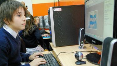 Los chicos ya cuentan con aulas informáticas