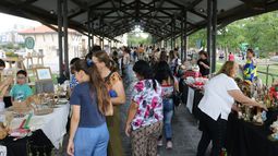 Papa Noél llegó a Capital en la Feria en el Andén: así se vivió