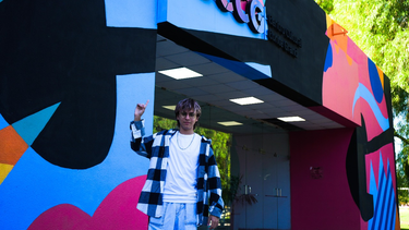 Lauti ultima detalles para el evento streaming que revolucionará los jardines del Conte Grand a principios de mayo.