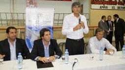 Molina insistió en descentralizar la ayuda social hacia municipios