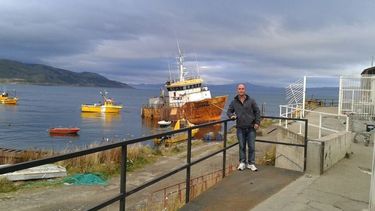 El avión sanitario de la provincia traerá de Río Grande a Hugo BazánSu padre se muere de cáncer en el sur y ellos piden ayuda para traerlo