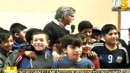 Entregaron indumentaria deportiva en Chimbas