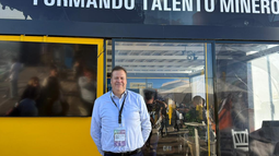 Germán Wilson, vicepresidente de operaciones y country manager de Finning Argentina, confirmó nuevas inversiones en capacitación minera en San Juan y destacó que los simuladores exhibidos en la Expo quedarán de forma permanente en la provincia. Germán Wilson, vicepresidente de operaciones y country manager de Finning Argentina, confirmó nuevas inversiones en capacitación minera en San Juan y destacó que los simuladores exhibidos en la Expo quedarán de forma permanente en la provincia.