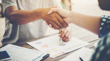 Un especialista francés enseñará sobre liderazgo y negociación