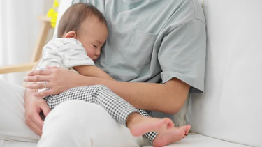 Un presidente vecino fue papá por primera vez, y se pidió una importante licencia