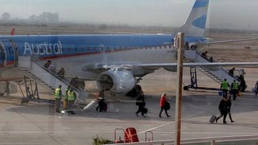 Caos en el aeropuerto de San Juan por un paro de valijeros