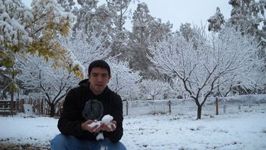 ¿Quién es el cura de Valle Fértil que pateó el avispero?