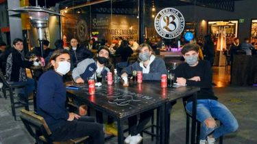 ¿Abrirán bares y restaurantes de San Juan el 1 de mayo?