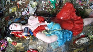 Difunta Correa: invierten $50 millones en una gran cirugía estética y más servicios