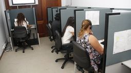¿Cómo funciona un call center?