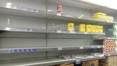 Falta leche en San Juan, pero todavía no hay suba general en los supermercados