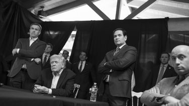 Las imágenes de Trump junto a su equipo de Seguridad Nacional siguiendo en vivo el operativo