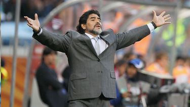 ¿Maradona en la FNS 2015? ¡Nooooooooooooooooooo!