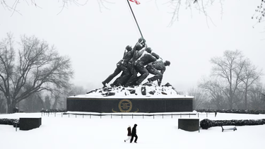 El frío en Estados Unidos ya dejó más de 30 muertos, y amenaza con empeorar