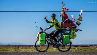 Un sanjuanino evitó que un joven se suicidara en Barcelona y ahora su madre lo quiere adoptar