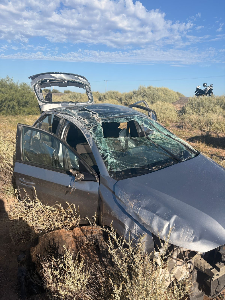 El coche quedó completamente destrozado.
