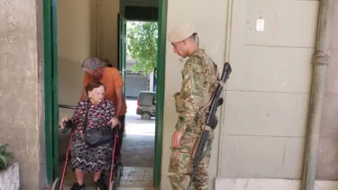 Más de 48 horas a full: la historia de los guardianes de las urnas