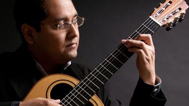 Jonatan Vera, el viejo guitarrero joven