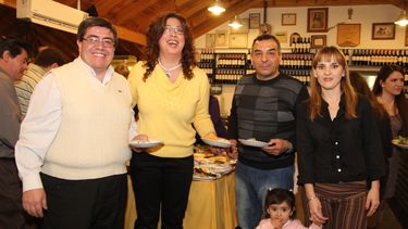 Antena 1: Brindis y parrillada por el 7° año