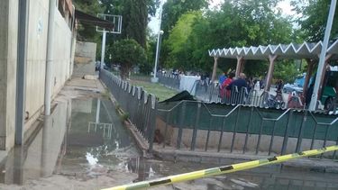 Se inundó la terminal de ómnibus con efluentes cloacales