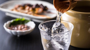 Beber agua puede llegar a tener incidencia en la pérdida de peso.