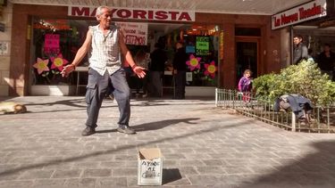 Y el Guille volvió a bailarEl Guille se quedó sin música para su poseído baile cuarteteroPoseído por el cuarteto