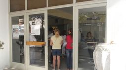 Desconcierto entre los padres de la Houssay porque ellos también contrataron a C&Co.