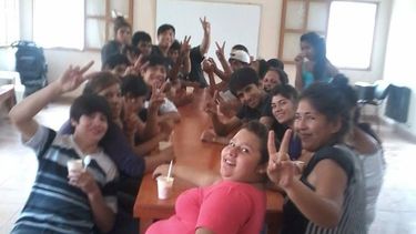 Jóvenes militantes organizan la fiesta de la chaya solidaria