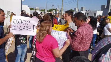 En 2022, una de las protestas contra UDA por el conflicto de viviendas.