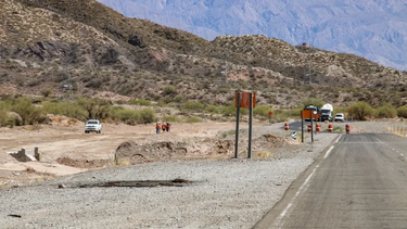 Avanzan las obras en la Ruta 40 en el tramo que une a San Juan con Mendoza y hay nuevos cortes. Imagen de archivo.