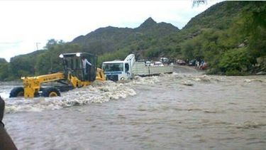 Valle Fértil: El ingreso no se habilita por la crecida del Río Las Tumanas