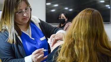 Desde Salud Pública buscan reforzar la vacunación en toda la sociedad.