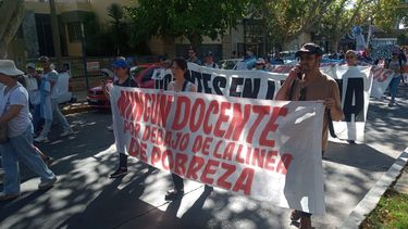 ¿Cuánto les descontarán a los docentes que hicieron paro en San Juan?