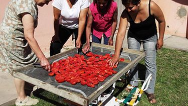 Capacitan a elaboradores artesanales y comerciantes