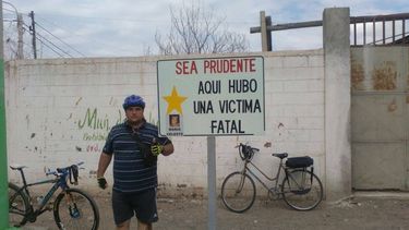 Un cartel, una estrella y una foto para recordar a una joven que le arrebataron la vida