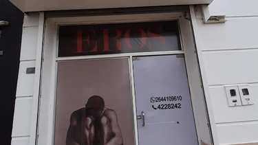 Los sugerentes servicios  que ofrecía la estética capitalina a la que acusan de promover la prostitución