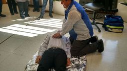 Capacitan en primeros auxilios al personal legislativo