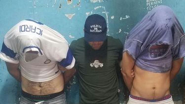 Les pedían bicicletas, las robaban y vendían: tres hombres detenidosMostró en video cómo le robaron su bicicleta en la Facultad de Ingeniería Les pedían bicicletas, las robaban y vendían: tres hombres detenidosMostró en video cómo le robaron su bicicleta en la Facultad de Ingeniería