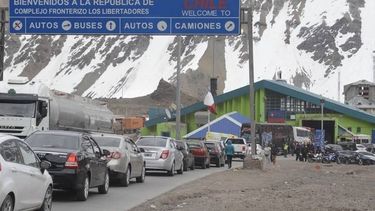 Atención viajeros: se podrá ir de vacaciones a Chile en auto por Mendoza, pero con condiciones