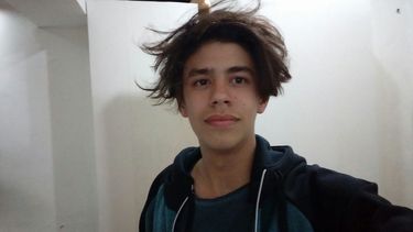 Sufrió un grave accidente, tiene una fractura en la columna, y necesita una costosa prótesis