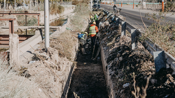 Canales de riego en San Juan: el Gobierno busca implementar un sistema de mantenimiento continuo durante todo el año, con empresas a cargo y respuesta inmediata ante obstrucciones o desbordes. Canales de riego en San Juan: el Gobierno busca implementar un sistema de mantenimiento continuo durante todo el año, con empresas a cargo y respuesta inmediata ante obstrucciones o desbordes.