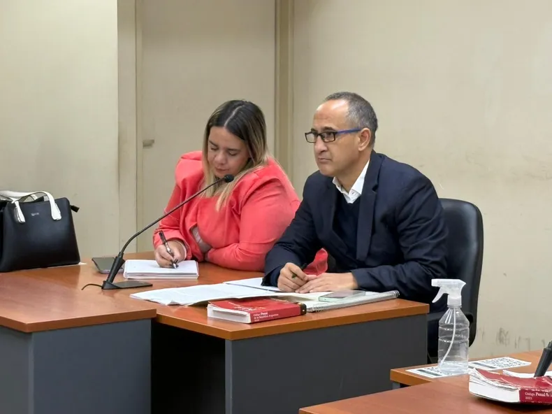 Los abogados defensores Claudia Vera y Alejandro Iragorre.