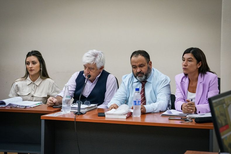 Representantes del Ministerio Público Fiscal con Roberto Mallea a la cabeza y la abogada querellante, Sandra Leveque.