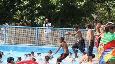 Los chicos y grandes se divierten en el camping de la UOM