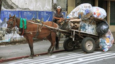 A través de un registro los carreros podrán pasarse a nafta