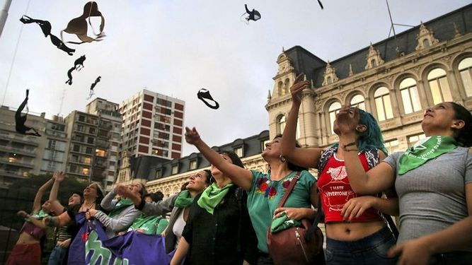 Sin filtro: ¿qué piensan los sanjuaninos de la revolución del corpiño?